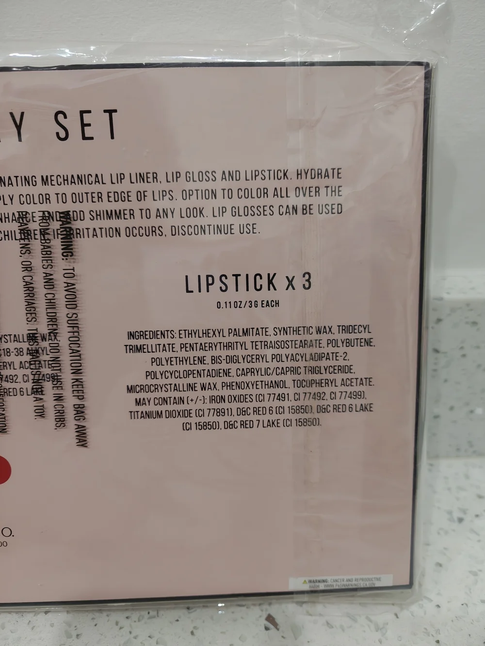 New Saks Fifth Avenue The Lip Discovery Set